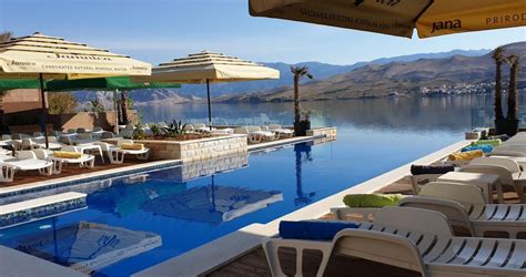 Hotel in Pag With Modern Rooms .